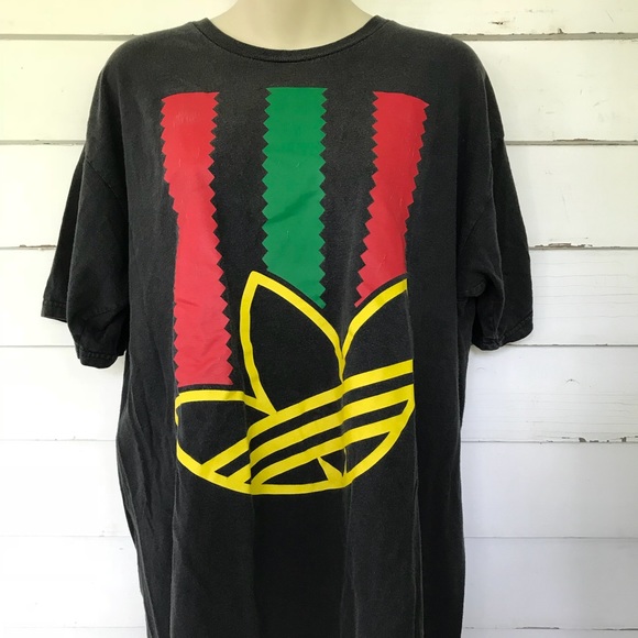 Adidas mens t shirt graphic Africa colors used Adidas mens t shirt graphic Africa colors used